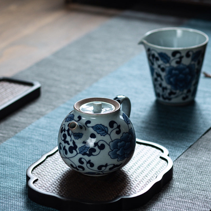 Chinese Vintage-style Ceramic Teapot Blue Lotus Flower