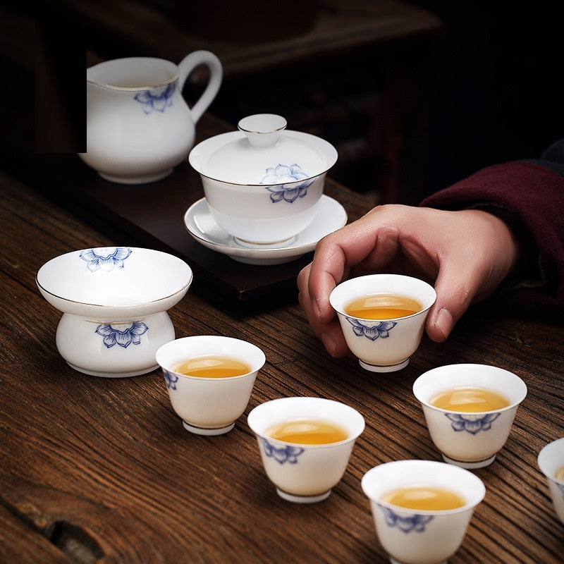 White Porcelain Gaiwan with a Single Lotus Thin Walls